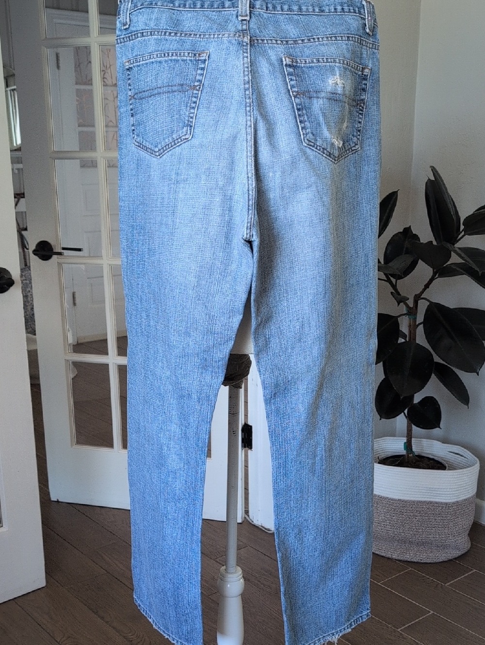 Vintage Y2K Claiborne Light Blue Straight Men’s Jeans 36 X 34 - Picture 4 of 8